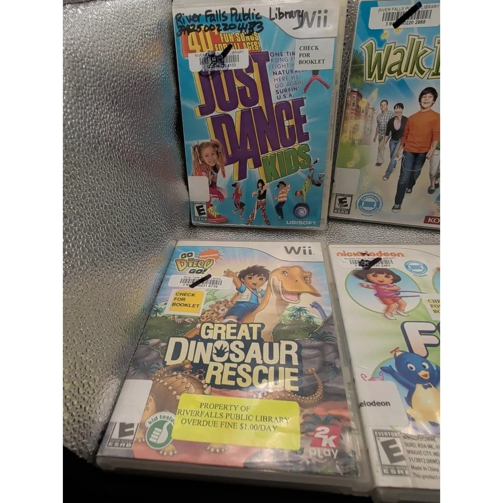 Lot of 8 Nintendo wii games Just Dance Walk It Out Turtles Go Diego Dora Fashion